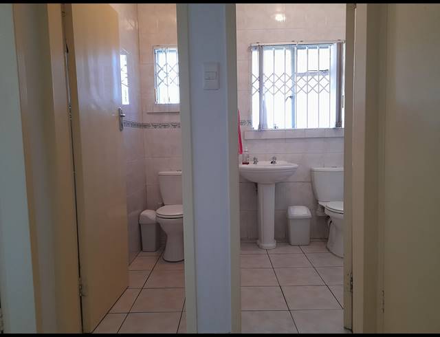 214M² OFFICE FOR SALE IN VANDERBIJLPARK CW 1